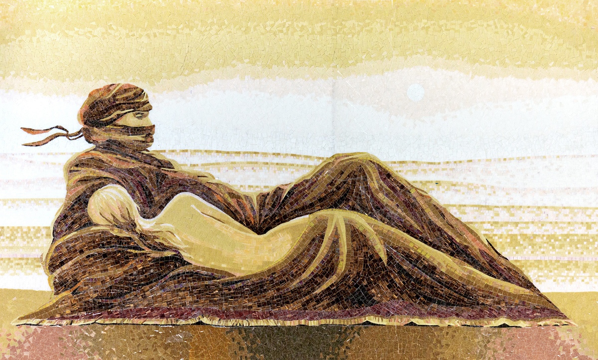 Панно Закат в пустыне, спящая обнаженная девушка и бедуин, охраняющий ее сон